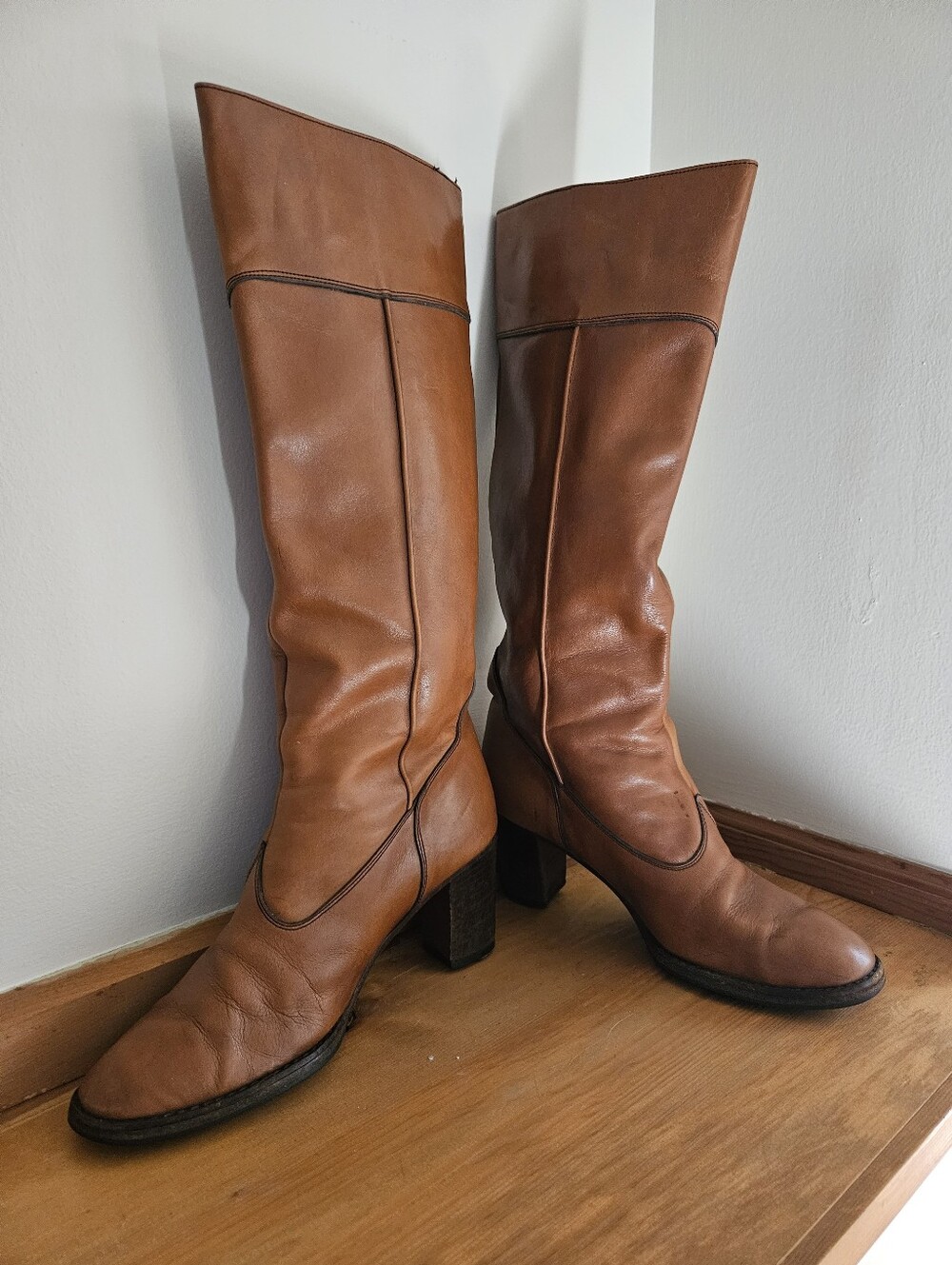 70's Italian Cognac Leather Knee High Riding Heeled Boots *flawed* - Picture 7 of 16